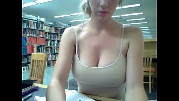 girl nude in library